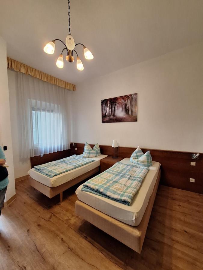 Gaststaette Und Pension Zur Schiene Merseburgo Exterior foto