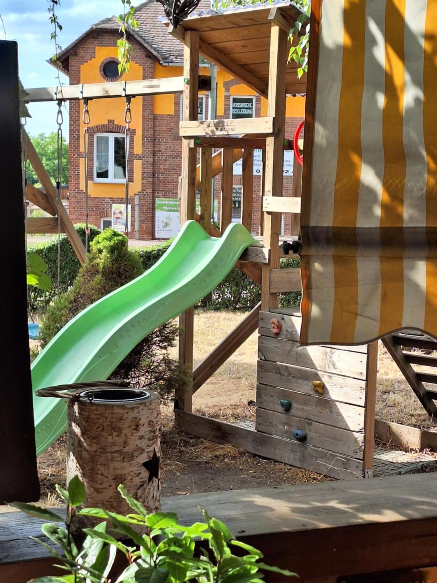 Gaststaette Und Pension Zur Schiene Merseburgo Exterior foto
